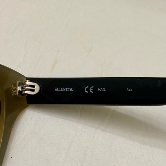 Valentino Brown Tortoise-Tan Sunglasses V670S 013 140 - Picture 8 of 11